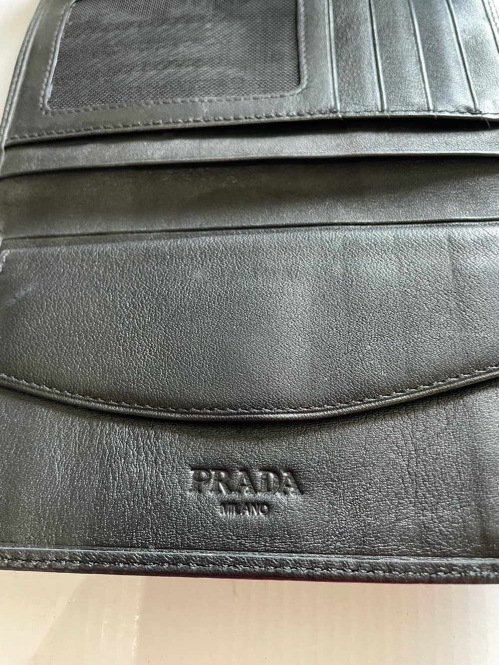 Prada 100% leather Wallet Vintage black Squeeze Lock - Picture 11 of 16